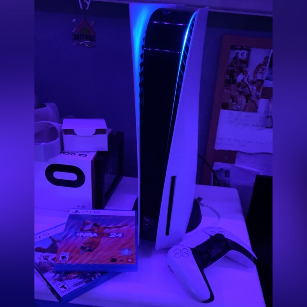 Ps5 512GB w/ 2 games